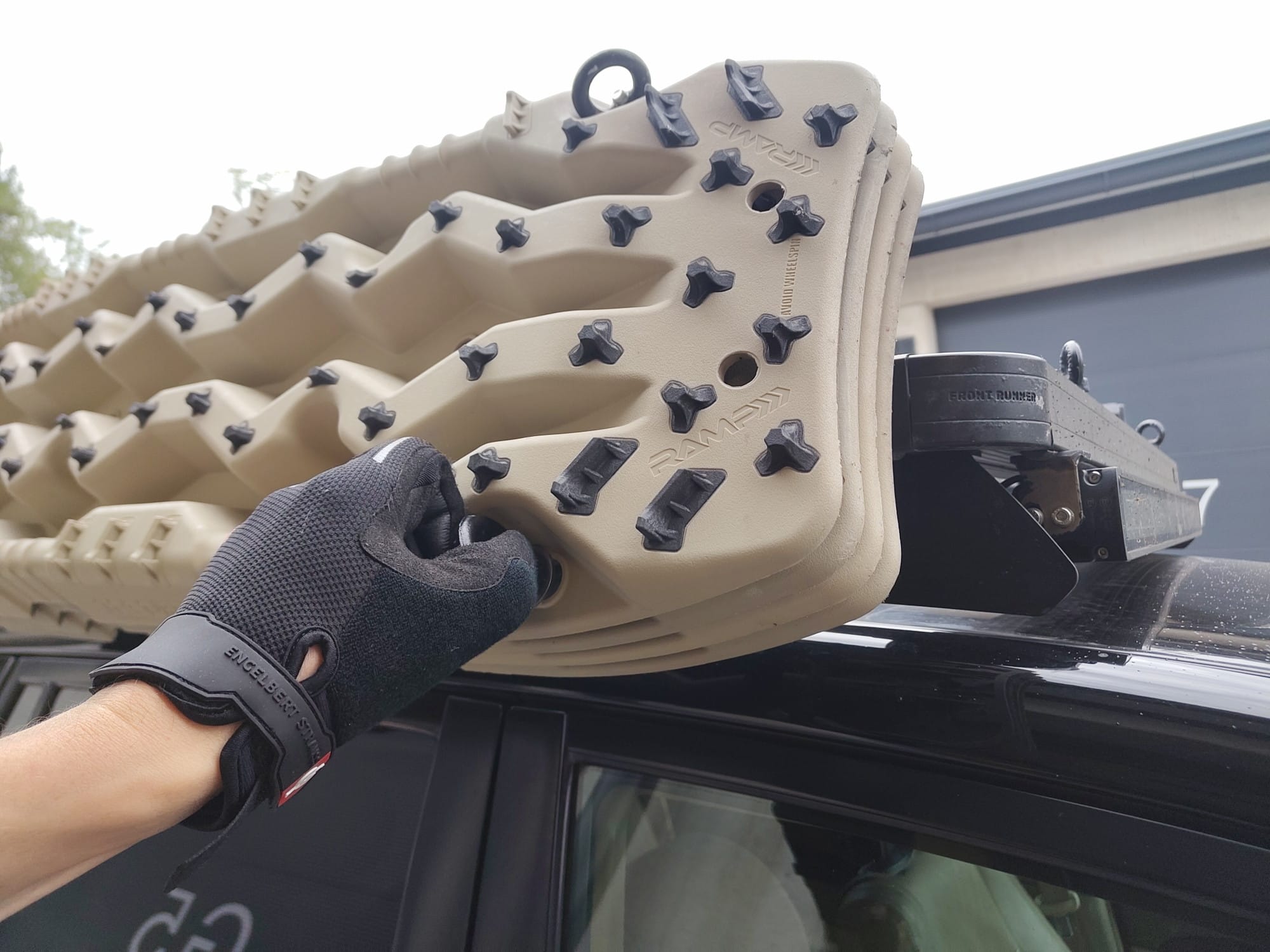 Removing the recovery boards from the roof rack